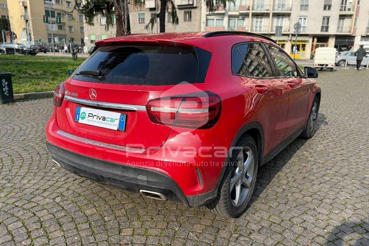 MERCEDES GLA 200 Premium