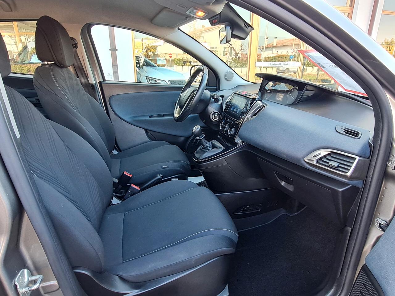 Lancia Ypsilon 1.0 FireFly 5 Posti Hybrid Ecochic Gold