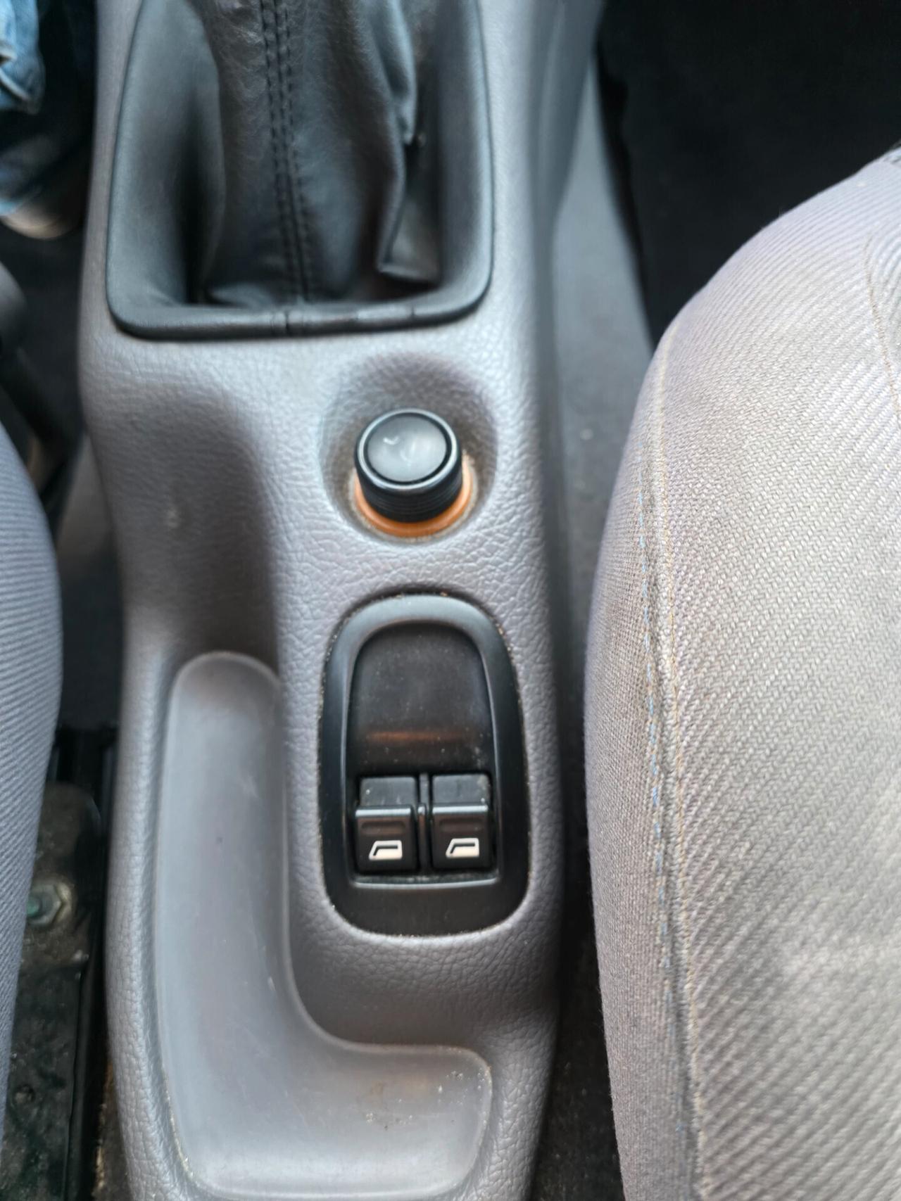 Peugeot 206 1.1 3p. XT