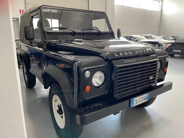 LAND ROVER Defender 90 2.4 TD4 Soft top E