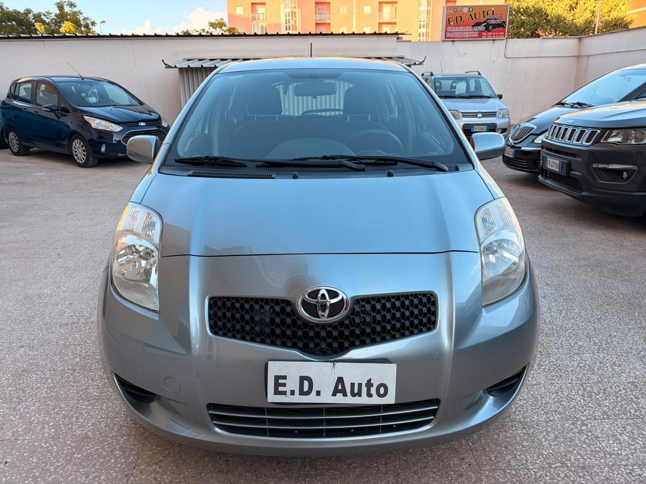 Toyota Yaris 1.0 5 porte