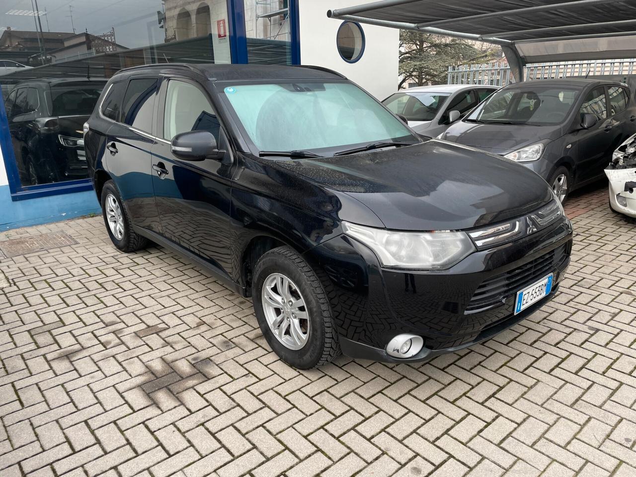 Mitsubishi Outlander 2.2 DI-D 4WD Intense