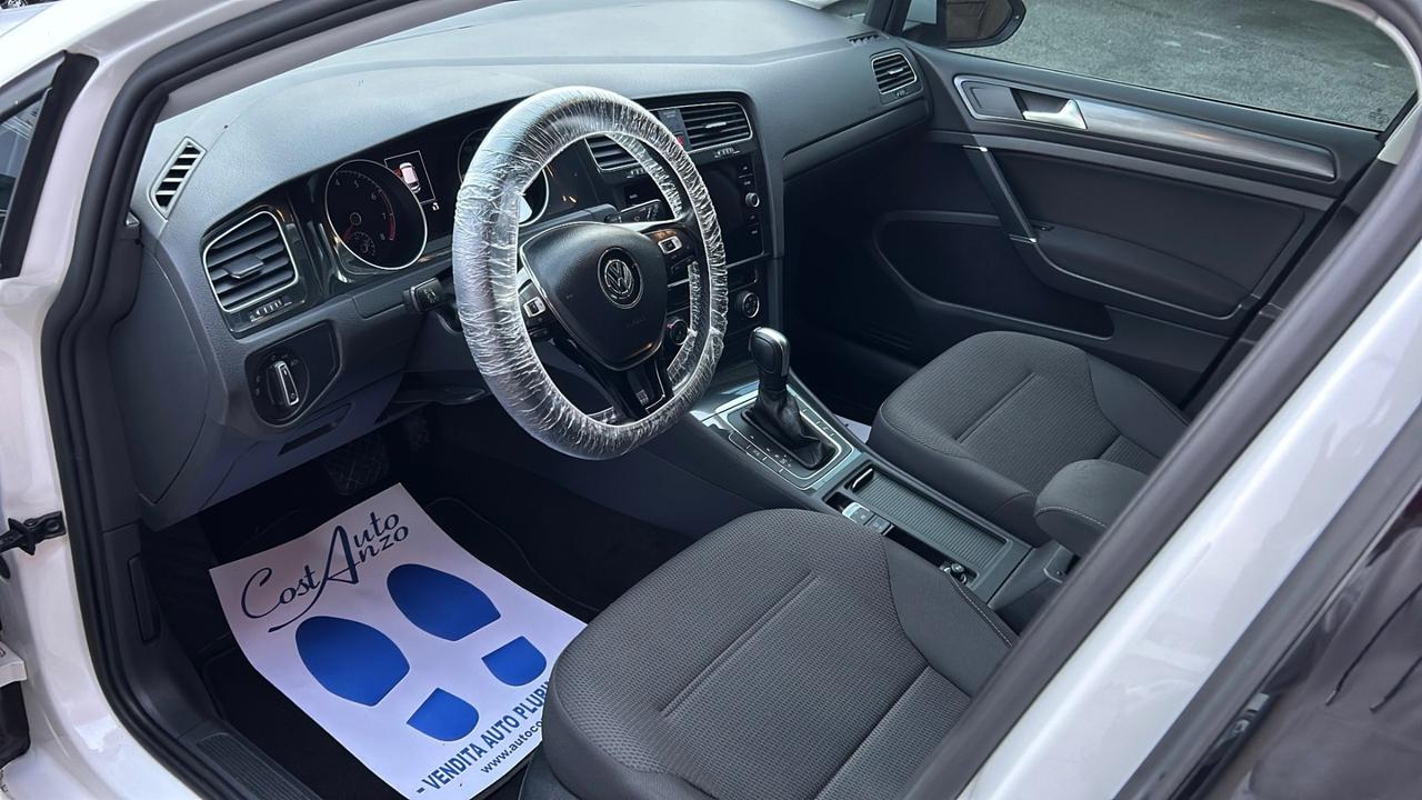Volkswagen Golf 1.5 TGI DSG . Trendline BlueMotion Technology 2020