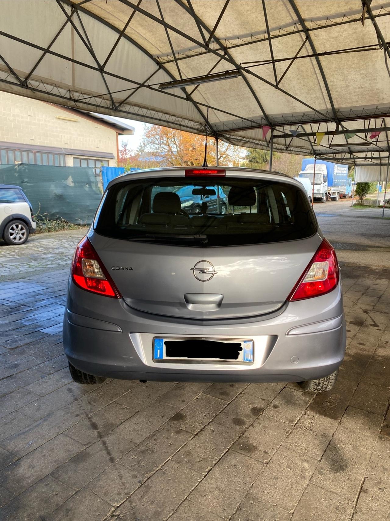 Opel Corsa 1.2 5 porte Cosmo