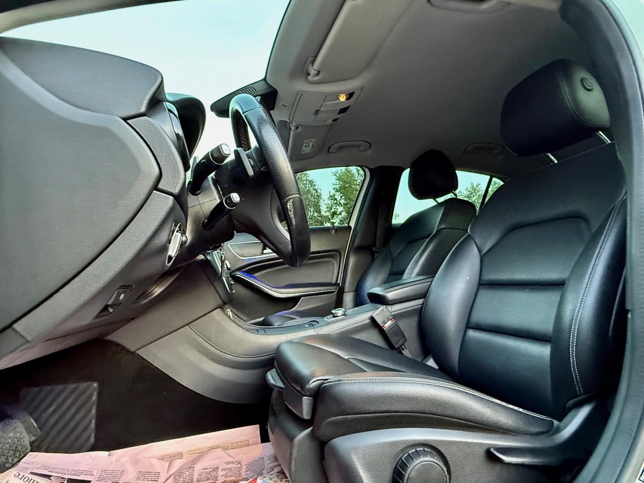 MERCEDES- BENZ GLA 200 D AUTOMATIC SPORT
