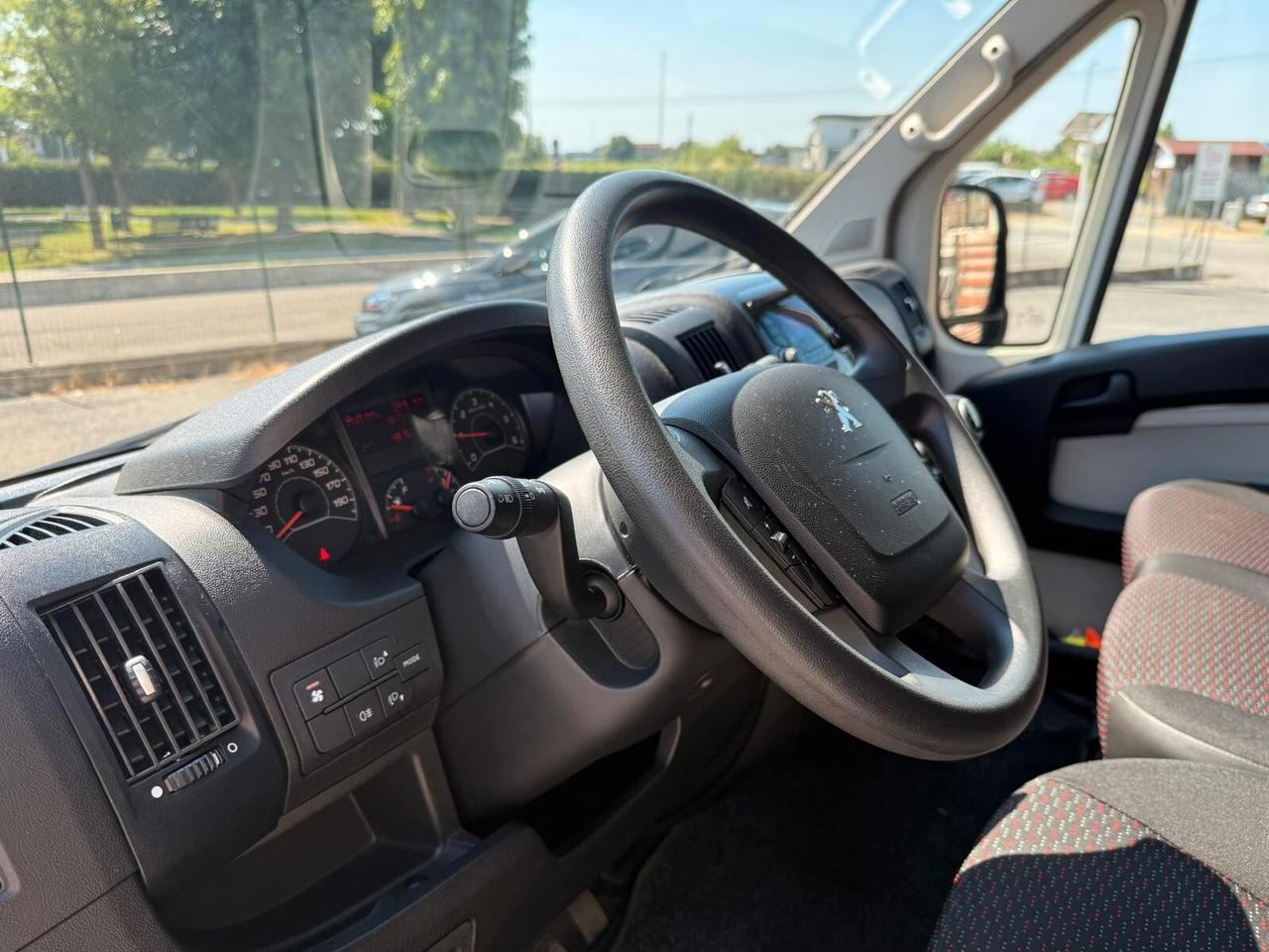 Peugeot Boxer 330 2.0 BlueHDi/110CV FAP PC-TN Combi Comfort