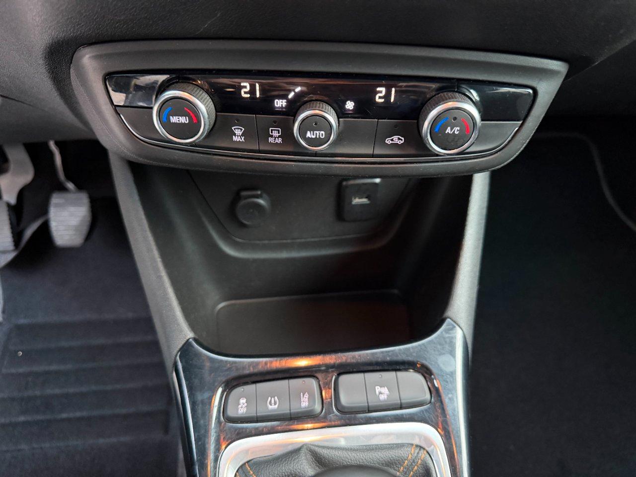 Opel Crossland X 1.2 Innovation 83cv FULL OPTIONAL SENZA VINCOLI