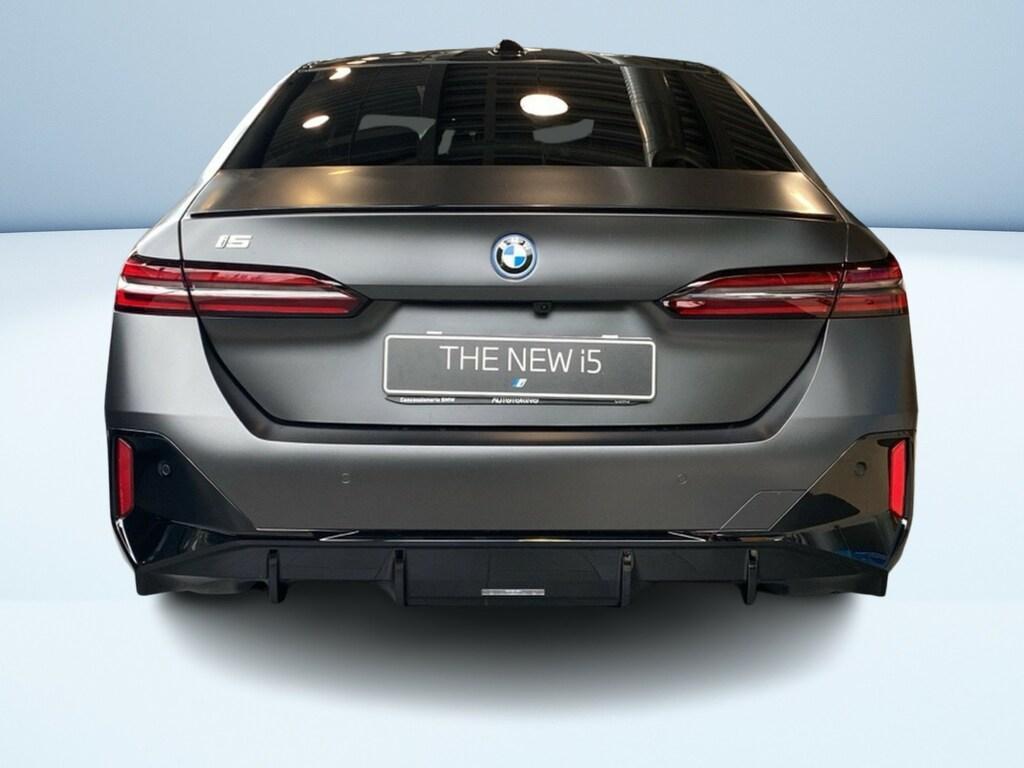 BMW i5 M60 Berlina Auto