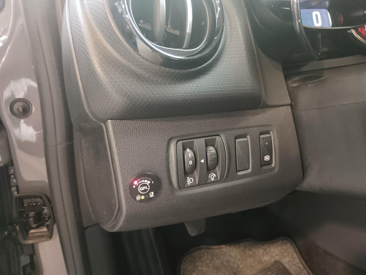 Renault Clio TCe 12V 90 CV GPL 5 porte Moschino Intens PREZZO REALE