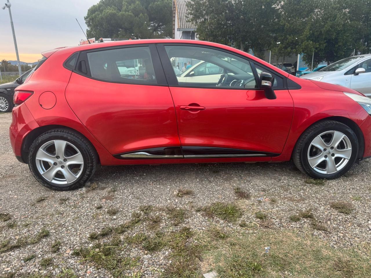 Renault Clio 1.2 75CV 5 porte 2013 SOLO 109.000 KM