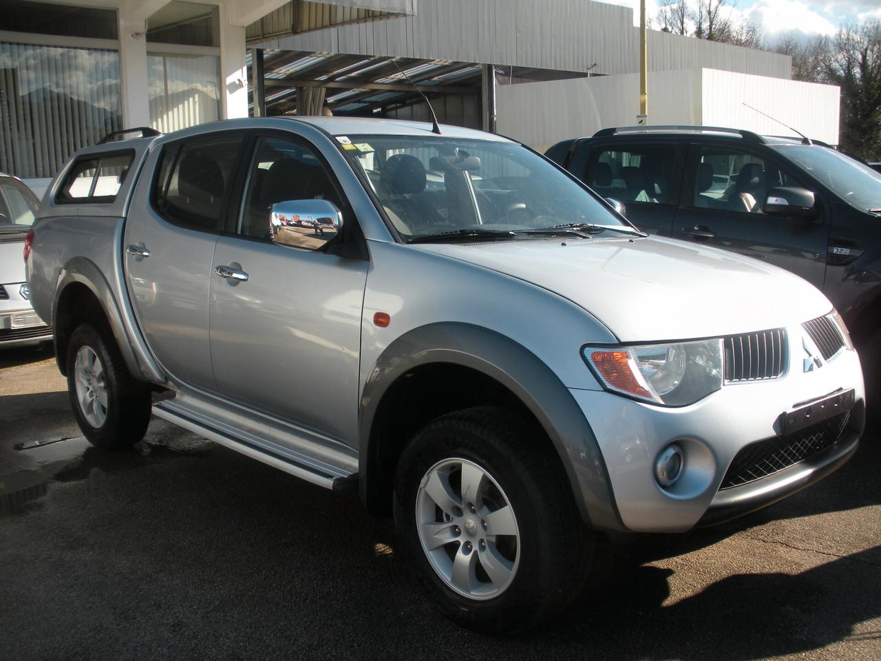 Mitsubishi L200 2.5 DI-D/136CV Double Cab Intense ''LINE''