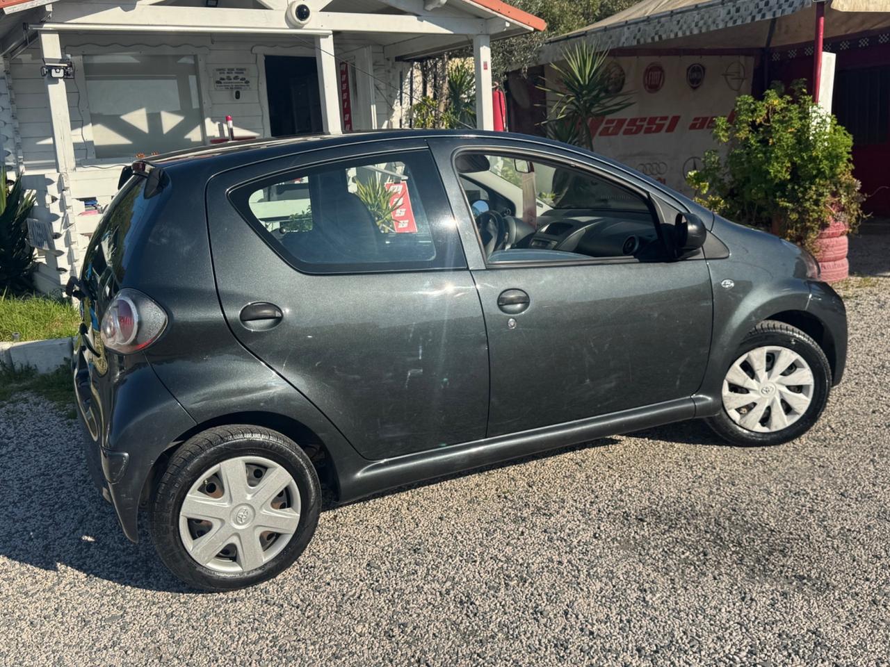 Toyota Aygo 1.0 12V VVT-i 5 porte Lounge Connect