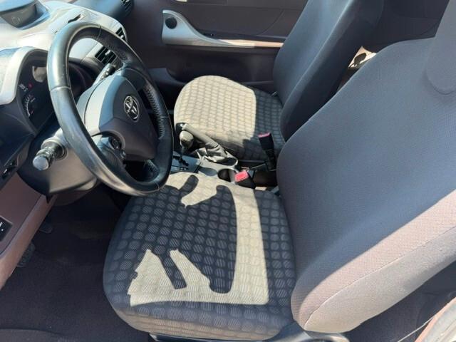 Toyota iQ 1.0 Multidrive