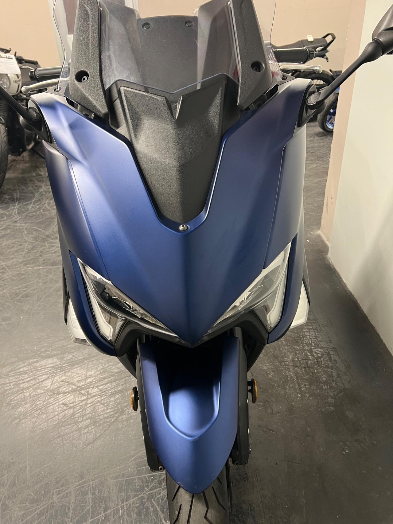 Yamaha TMAX DX