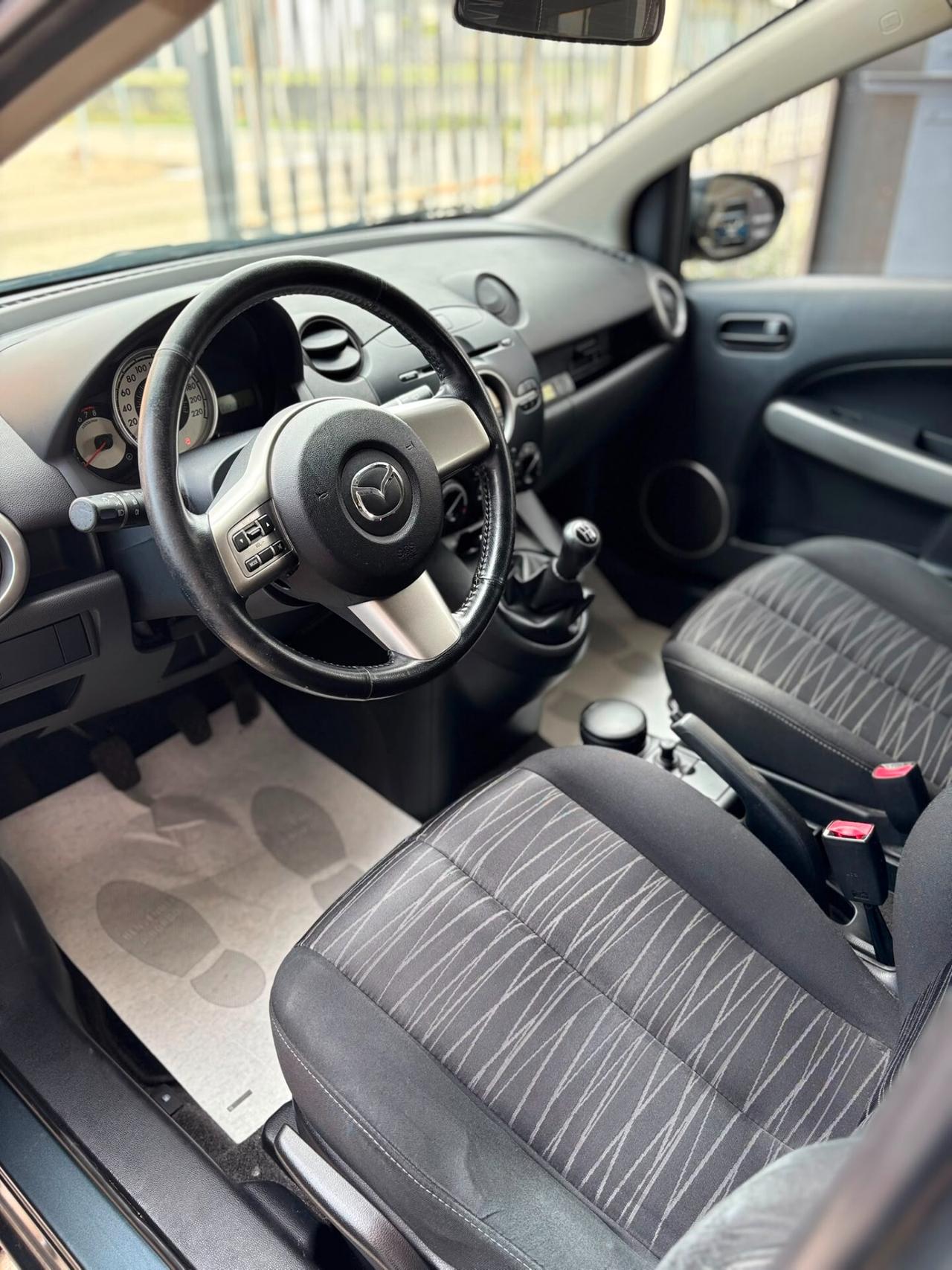 Mazda 2 1.3 16V 75CV
