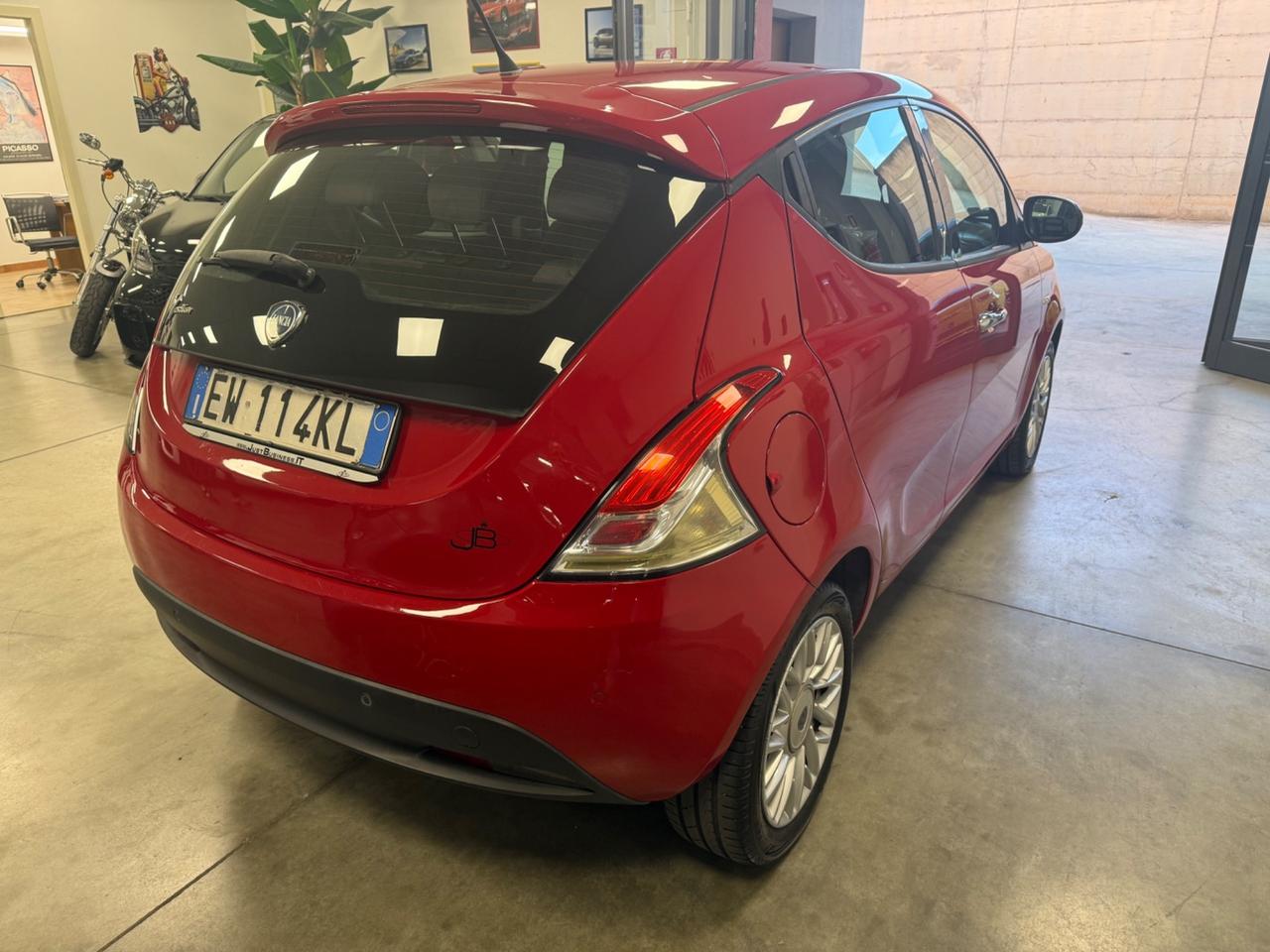 Lancia Ypsilon 1.2 69 CV 5 porte Platinum