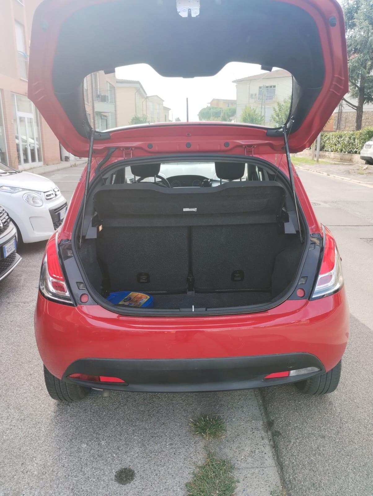 Lancia Ypsilon 1.2 69 CV 5 porte S&S Platinum