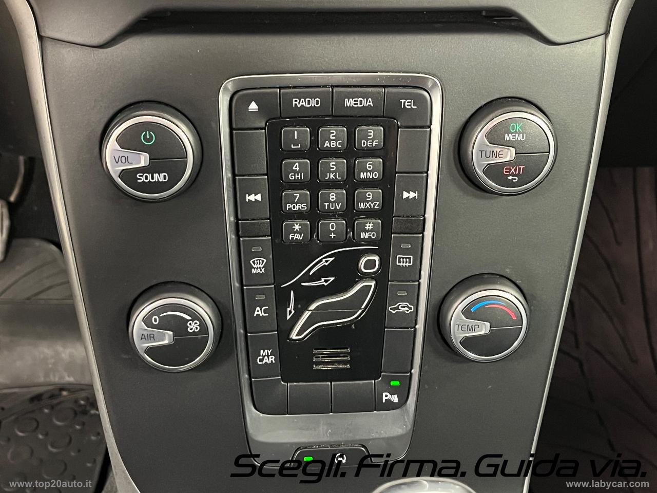 VOLVO V40 Cross Country D2 Kinetic|GANCIO TRAINO