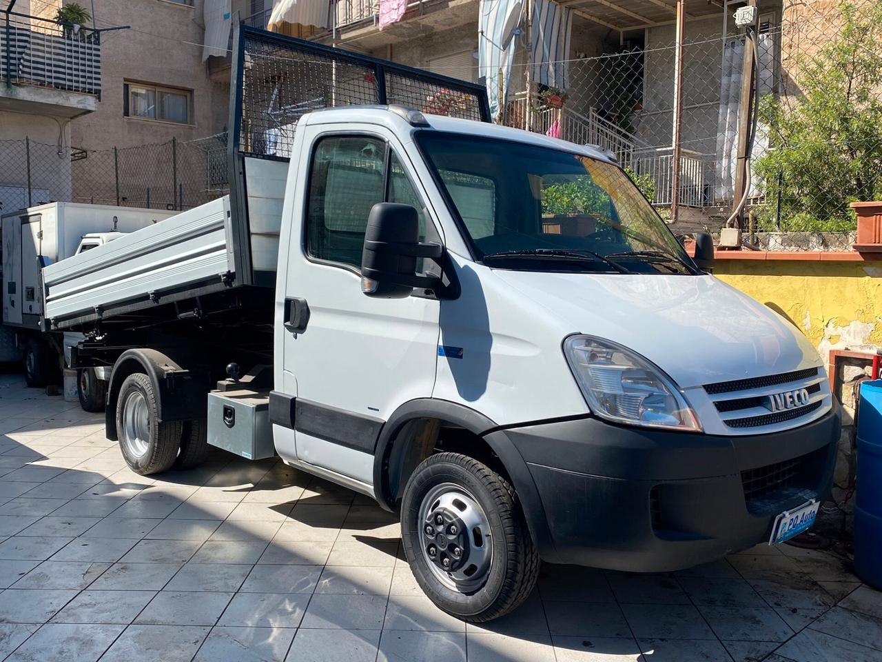 IVECO DAILY 08 RIBALTABILE TRILATERALE