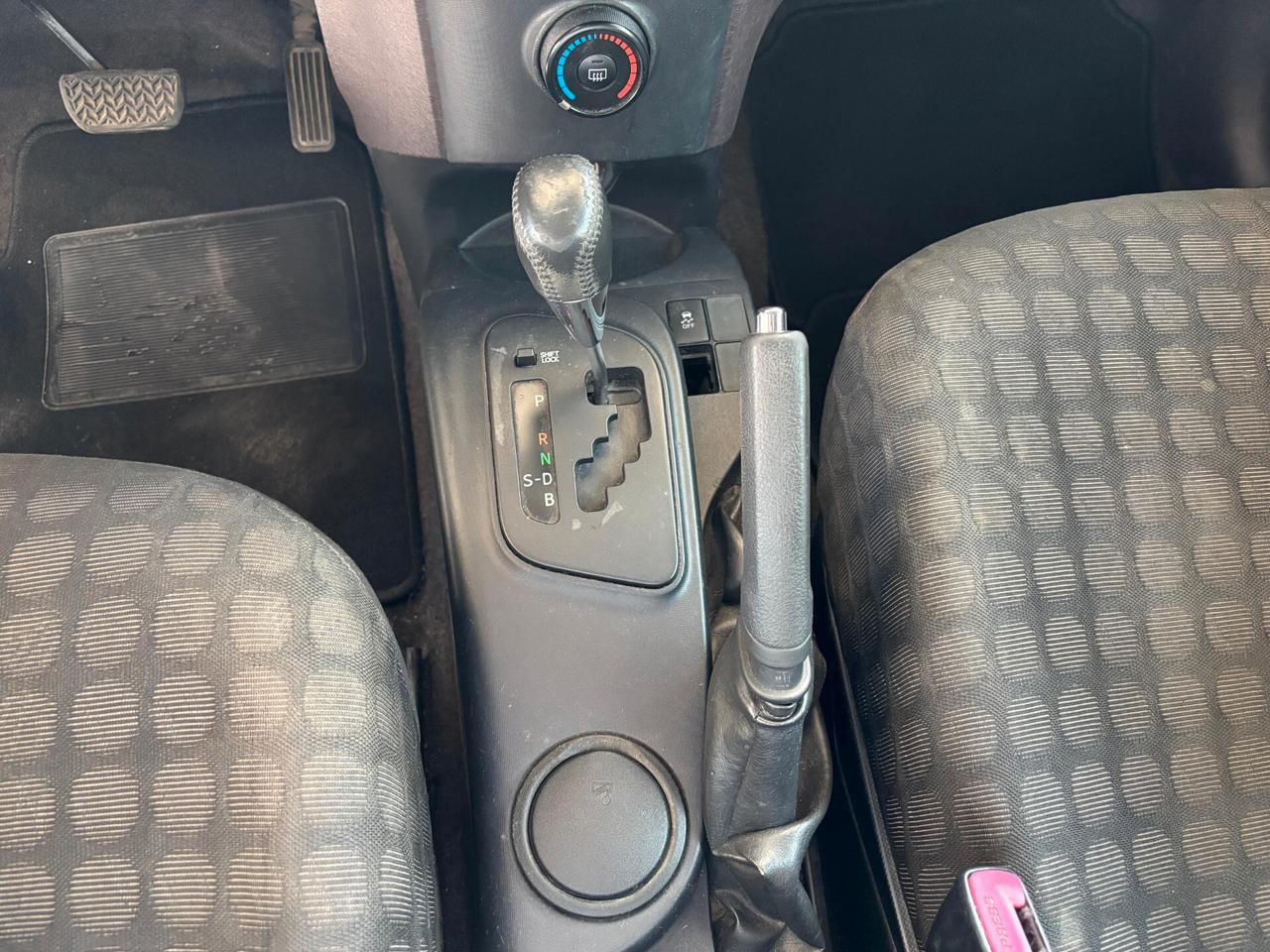 Toyota iQ 1.0 Multidrive