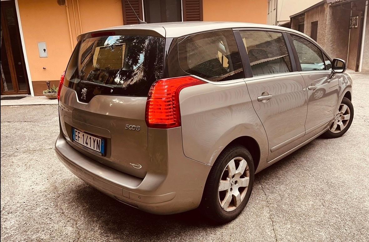 Peugeot 5008 1.6 HDi 112CV Business
