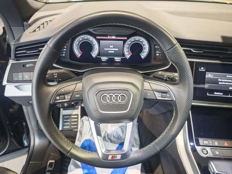 Audi Q8 Q8 55 TFSI quattro tiptronic Sport