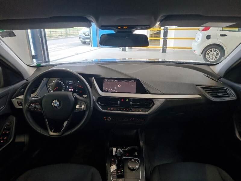 Bmw 116 116d 5p. Advantage