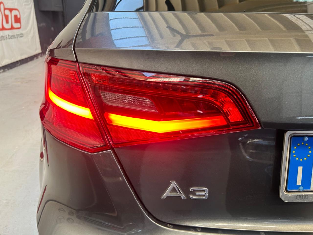 Audi A3 SPB 2.0 TDI S-LINE