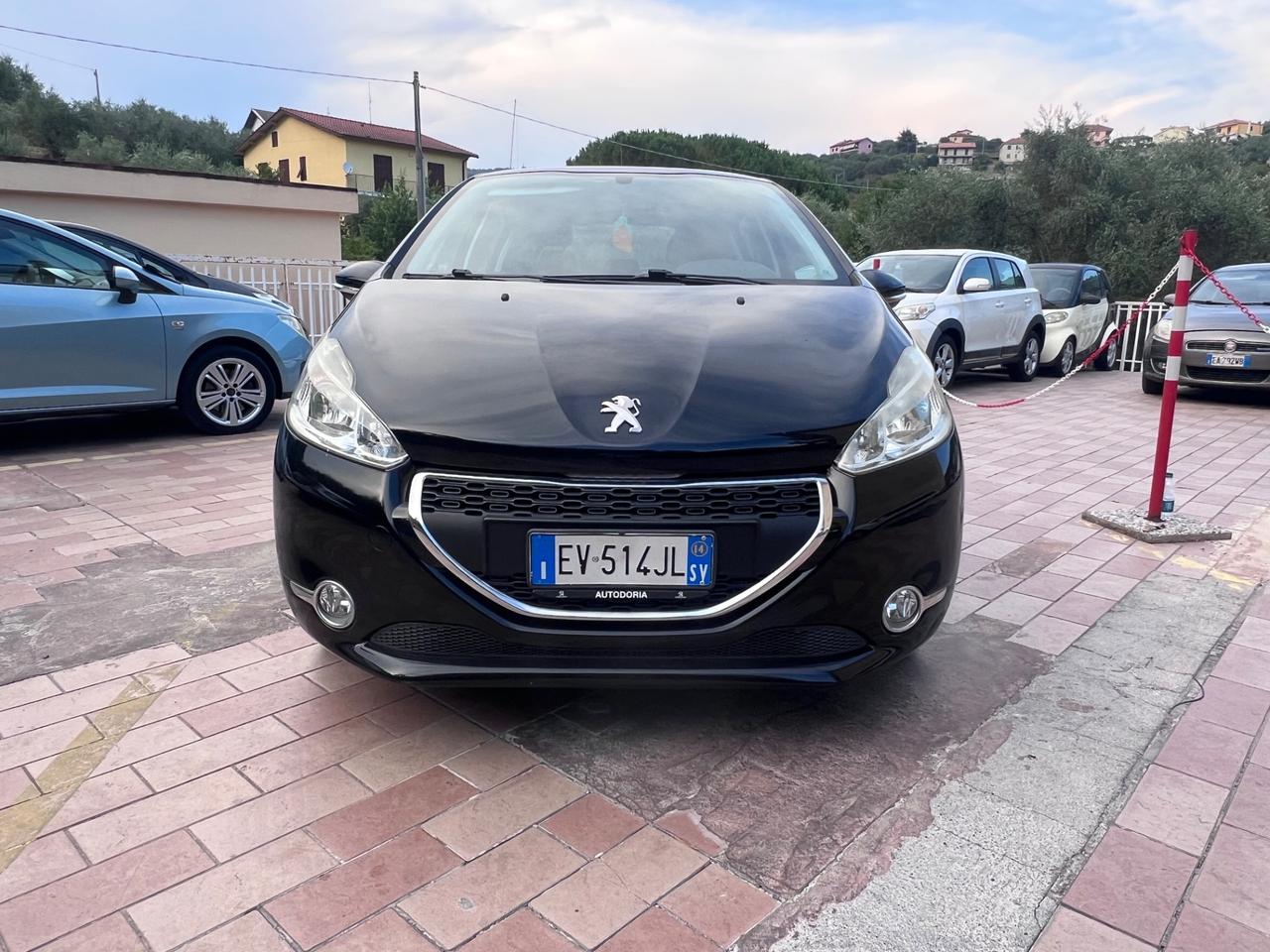 Peugeot 208 1.4 HDi 68 CV 5 porte Allure