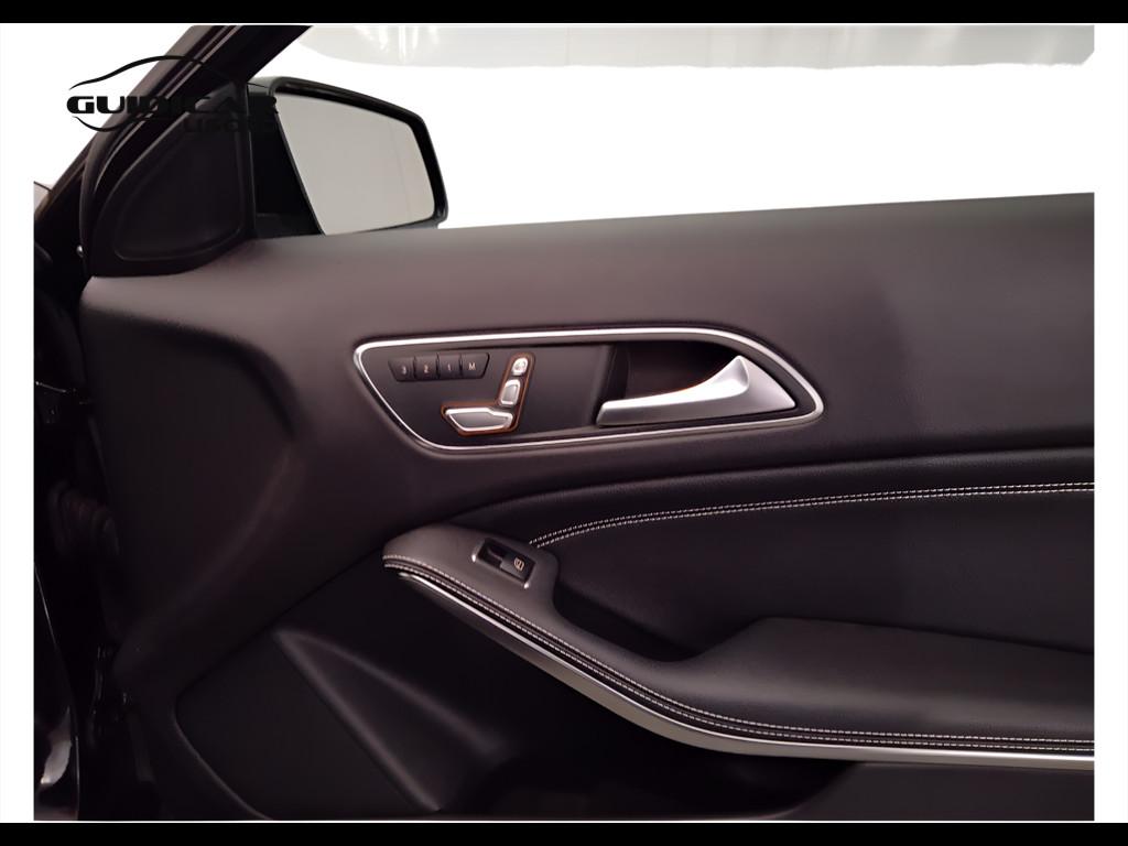 Mercedes-Benz GLA-X156 2017 - GLA 200 d Night Edition auto