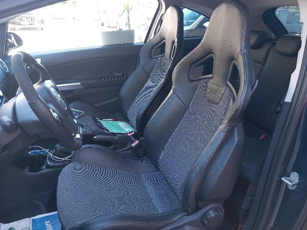 Opel Corsa 1.6 T 192CV 3 porte OPC TENUTA IN AMNIERA MANIACALE PARI AL NUOVO