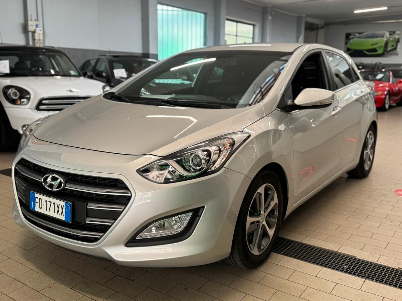 Hyundai i30 1.4 5p. Classic PREZZO REALE!! UNICO PROPRIETARIO!! SEMPRE TAGLIANDATA IN CASA MADRE!! SOLO 16.000 KM!!