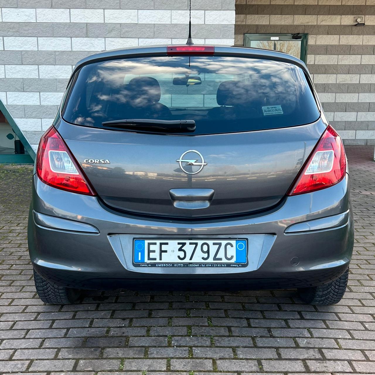 Opel Corsa 1.2 5 porte Club