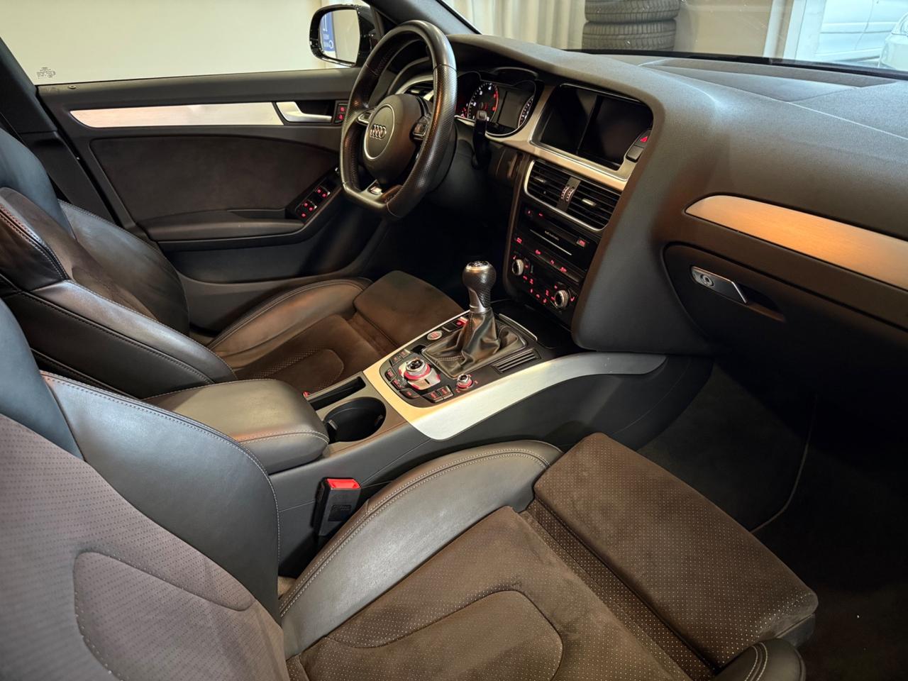 Audi A4 2.0 TDI 150CV 3X S-LINE