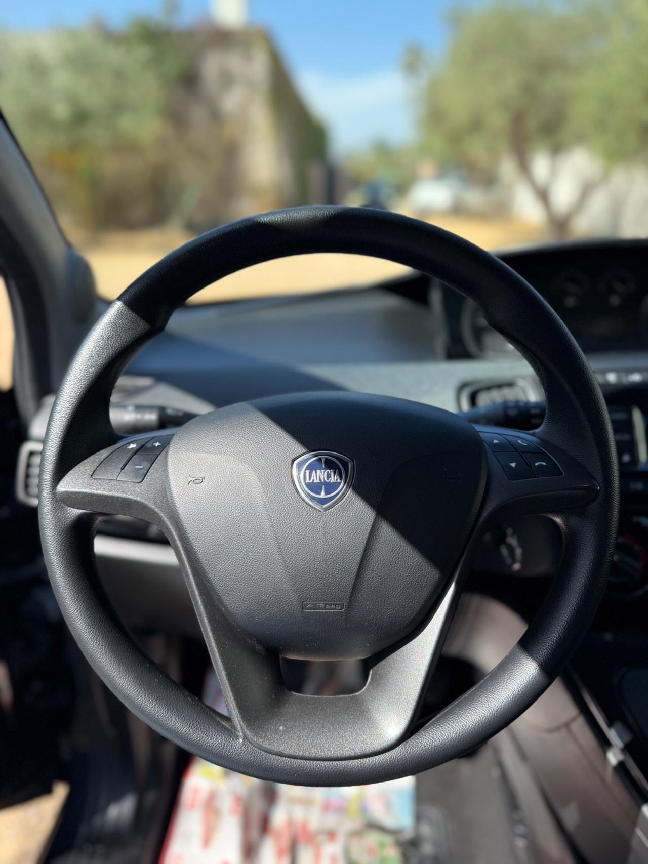 Lancia Ypsilon 1.0 FireFly 5 porte S&S Hybrid Silver Plus