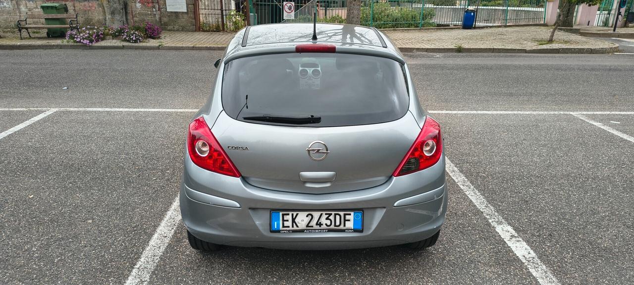 Opel Corsa 1.2 3 porte Club