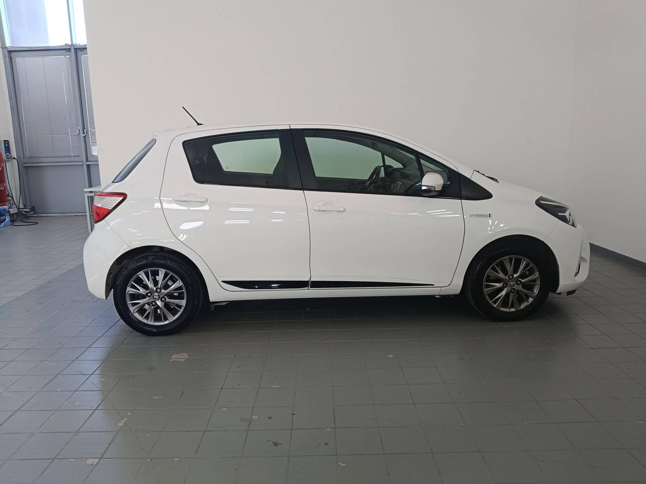 TOYOTA Yaris III 2017 - Yaris 5p 1.5h Active