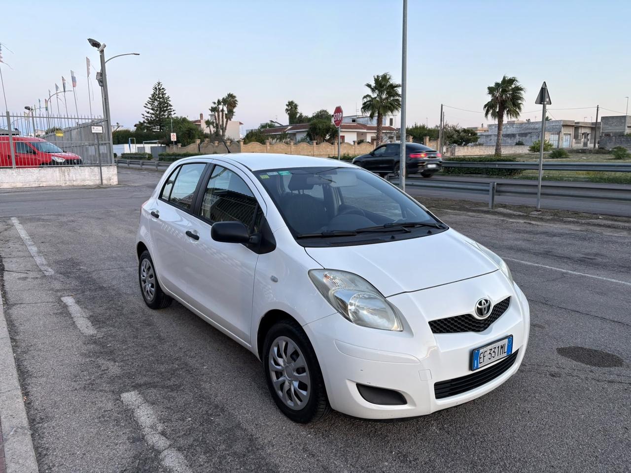 Toyota Yaris 1.0 5 porte Now Unipro 2010