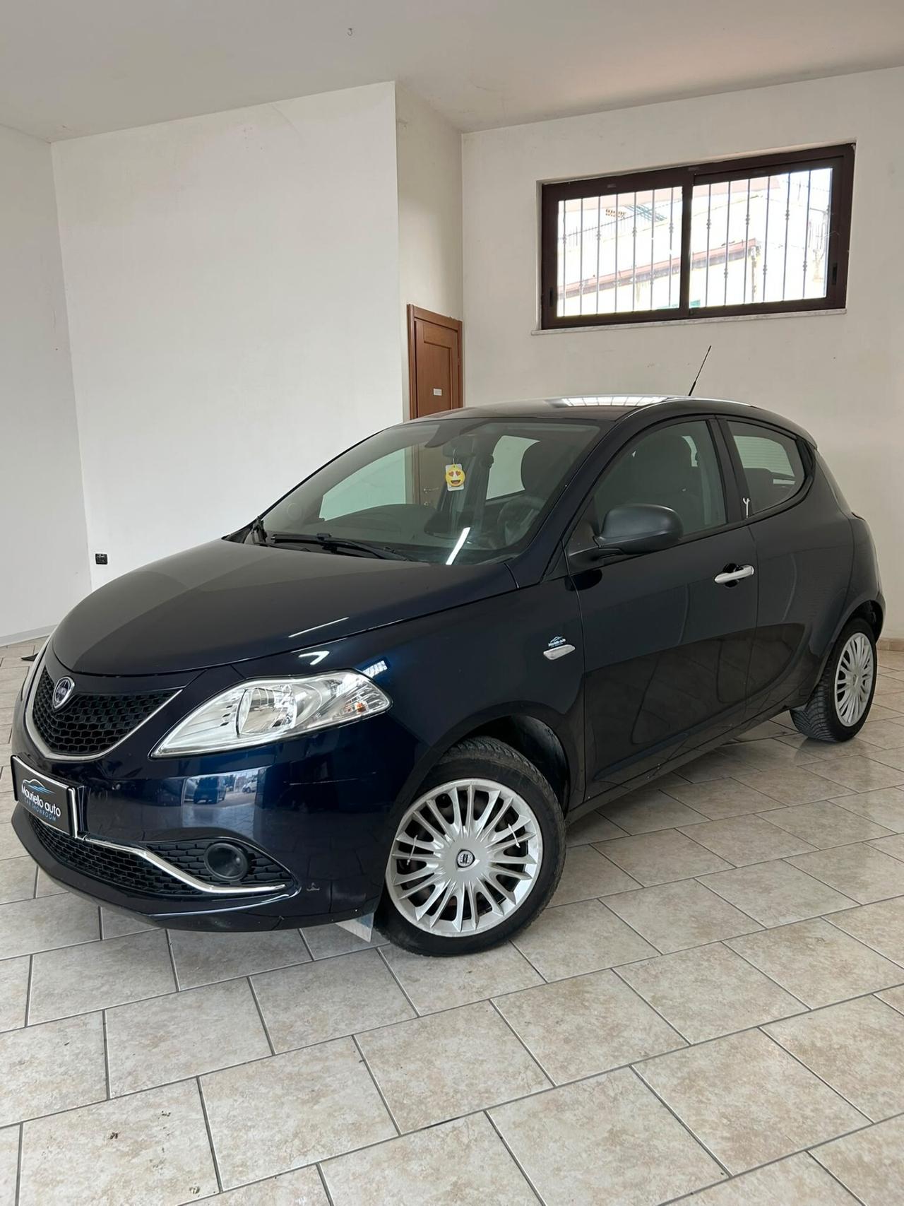 Lancia Ypsilon 1.2 69 CV 5 porte Silver