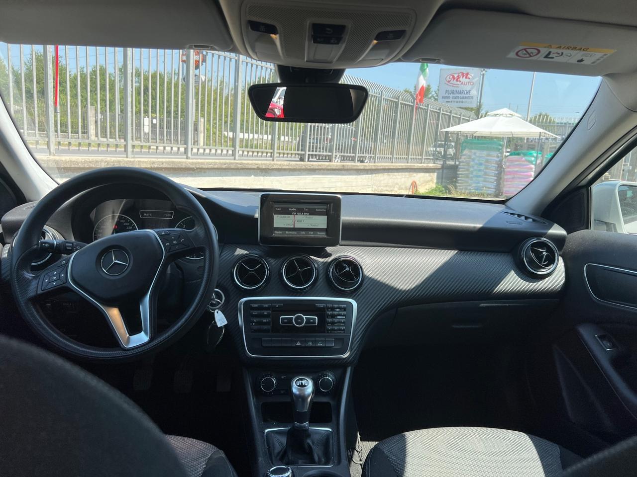 Mercedes-benz GLA 180 d Premium
