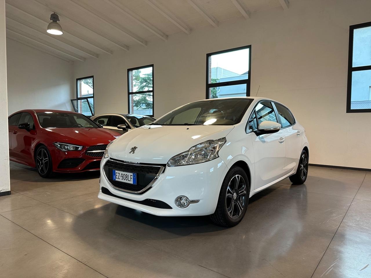 Peugeot 208 1.4 HDi 68 CV 5 porte Allure