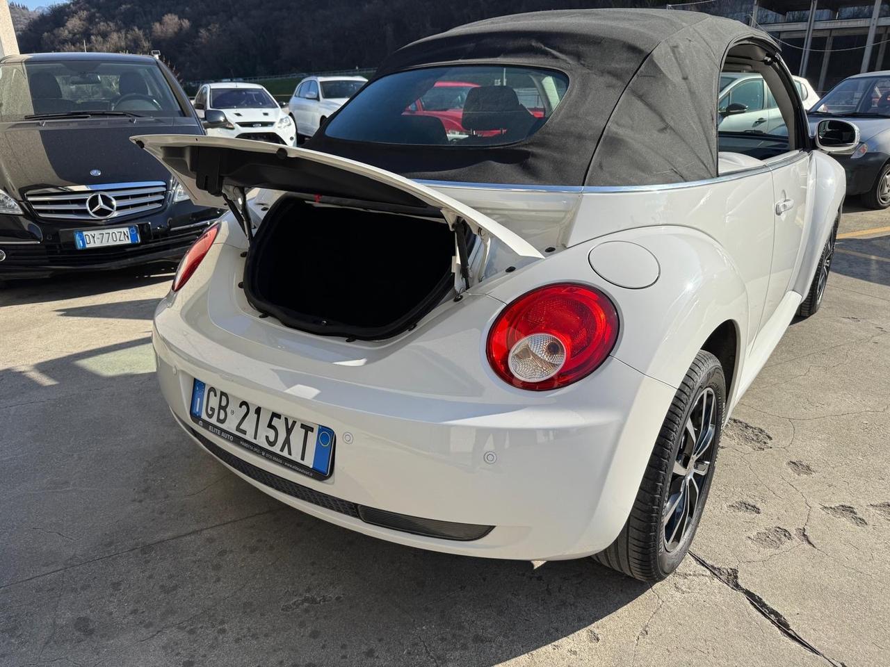 Volkswagen New Beetle 1.4 Cabrio