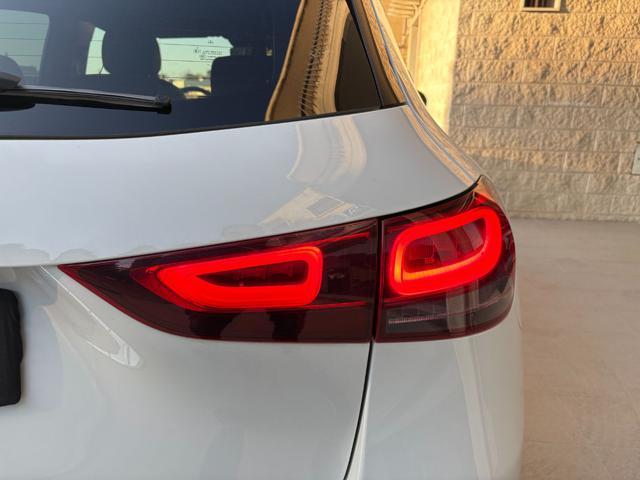 MERCEDES-BENZ GLA 180 d Automatic Sport Plus Pack Night-LUCI AMBIENTE