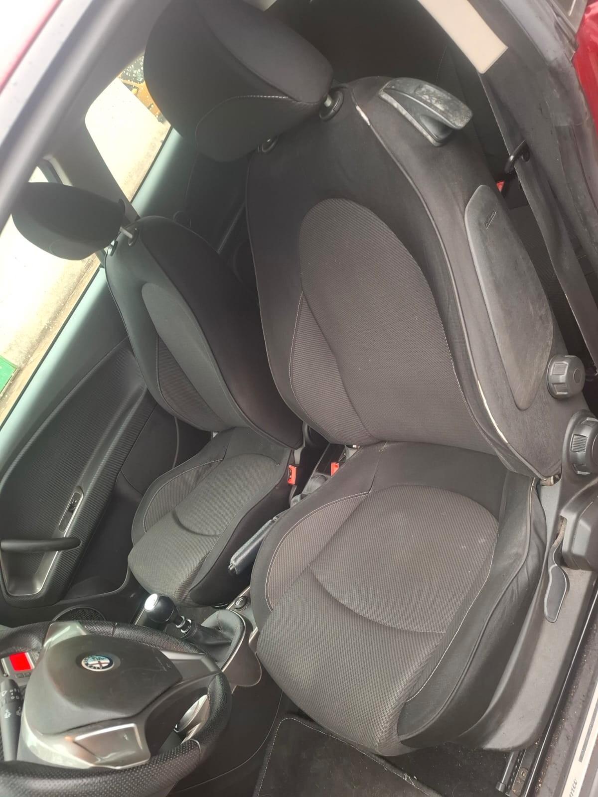Alfa Romeo MiTo 1.4 105 CV M.air S&S Distinctive Sport Pack (77Kw)