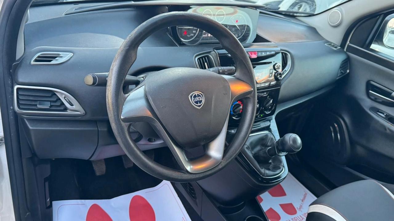 Lancia Ypsilon 0.9 TwinAir 85 CV 5 porte S&S Gold