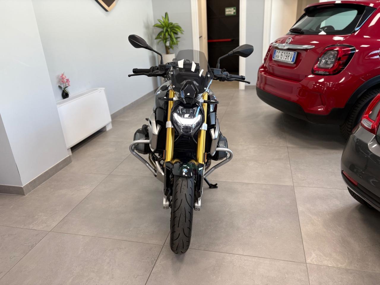 Bmw R 1250 Triple Black 2023 km 15000 AKRAPOVIC