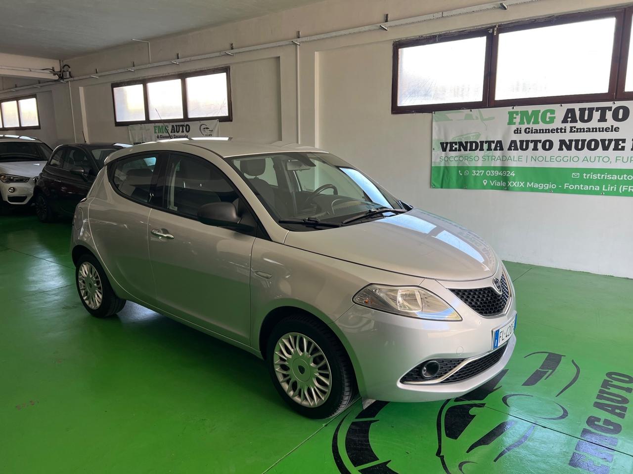 Lancia Ypsilon 1.2 69 CV 5 porte Silver