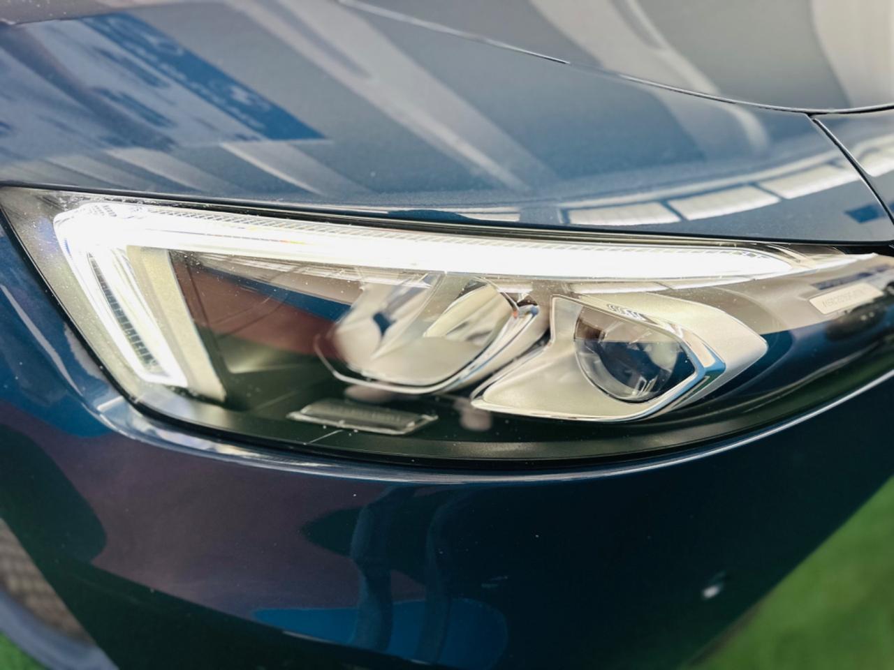 Splendida Mercedes-benz A 180/Automatic Premium2020