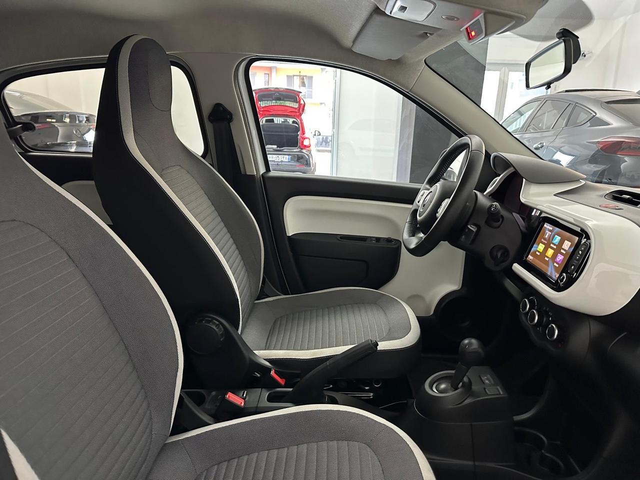 RENAULT TWINGO 90 CV AUTOMATICA/NAVI/TELECAMERA 22.000 KM