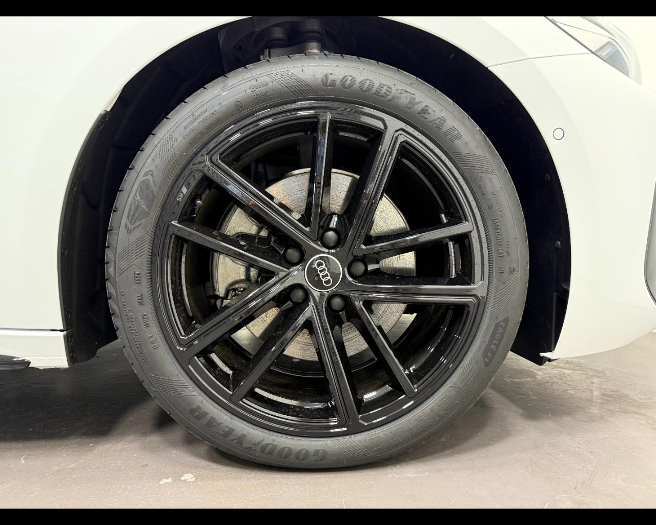 AUDI A5 AVANT 40 TDI S-TRONIC S LINE